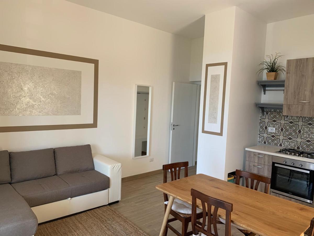 Il Mandarino Rooms & Apartments チッタデッラ・デル・カーポ エクステリア 写真